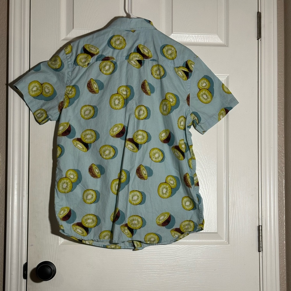 Button up - Picture 2 of 3